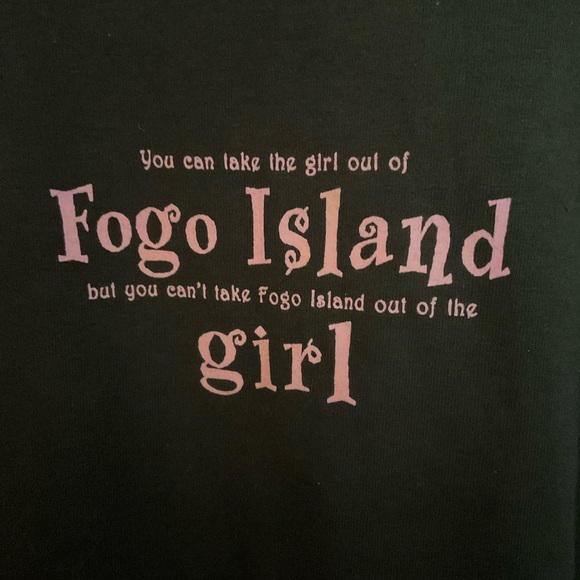 Vintage Y2K Fogo Island Girl Newfoundland Souvenir Tee - Picture 2 of 4